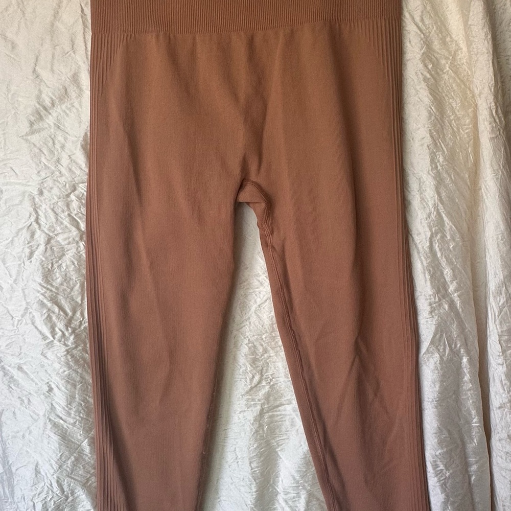 Brown High-Waisted Leggings